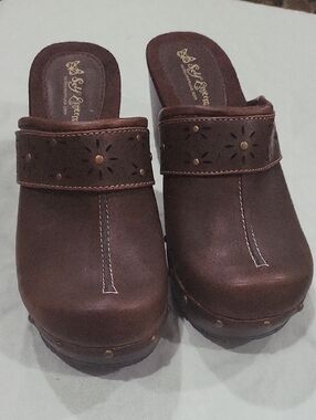 New brown clogs, with studs!